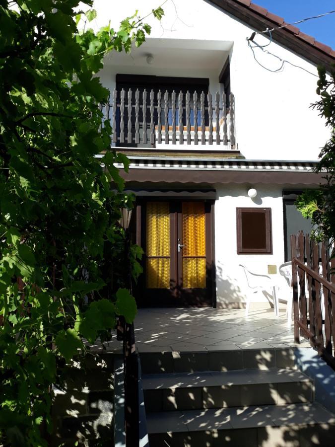Retrovilla Balatonkenese Eksteriør bilde